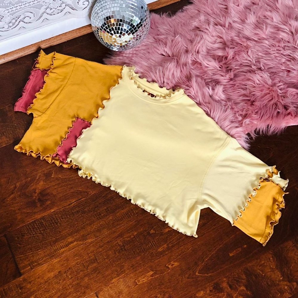 3/$40 👚 Handmade asymmetrical crop top!